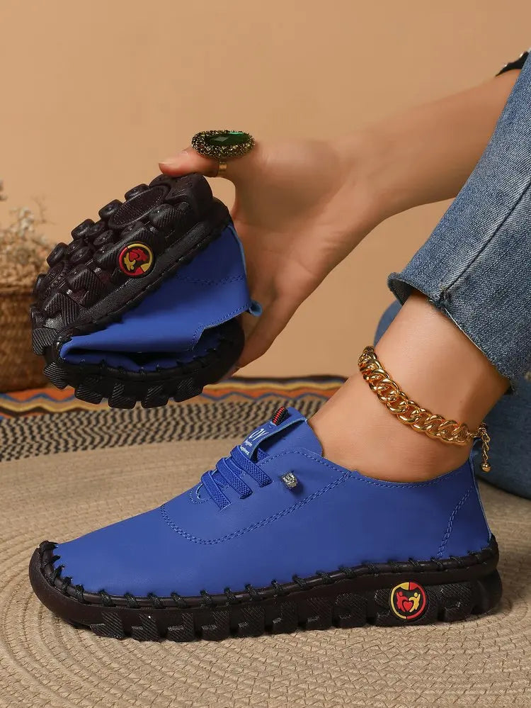 حذاء مسطح نسائي كاجوال مخيط يدويًا ٢٠٢٥ - مقاس كبير، مناسب للأمهات في الربيع والخريف | حذاء لوفر أبيض ناعم سهل الارتداء لراحة يومية