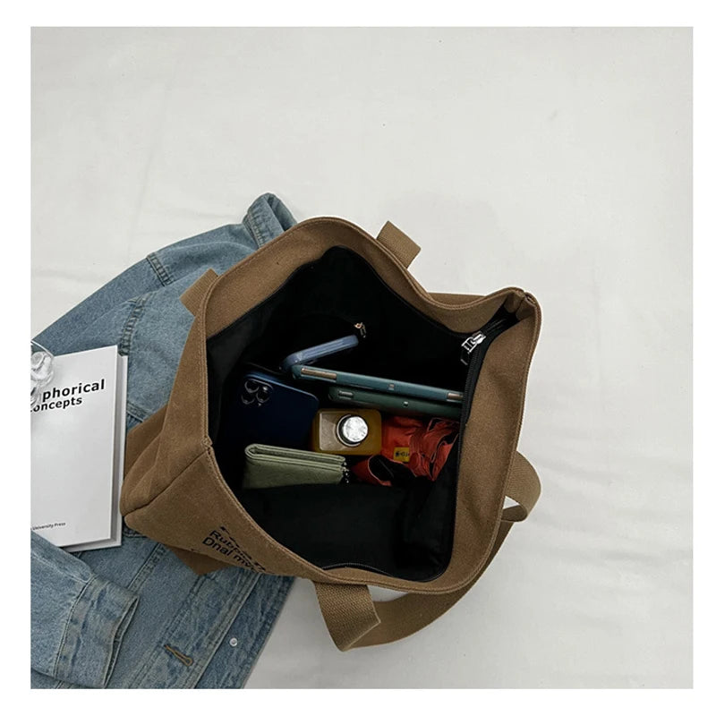 حقيبة قماش نسائية • حقيبة كتف واسعة ومتينة بسحاب • تصميم كلاسيكي للعمل والسفر والاستخدام اليومي