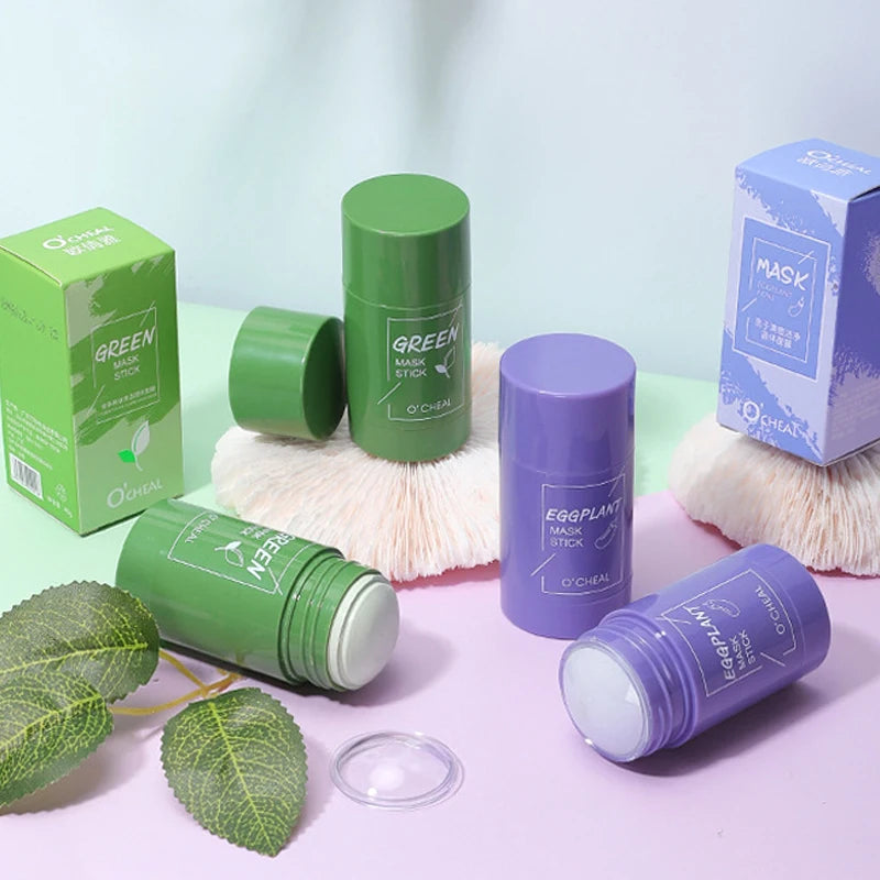 قناع وجه صلب • شاي أخضر، عسل، خوخ، فحم وباذنجان • قناع طيني للوجه لتنظيف المسام بعمق وترطيبها