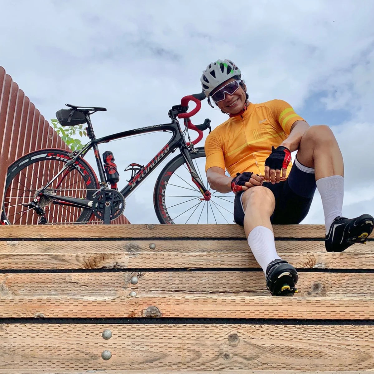 قميص ركوب الدراجات الكلاسيكي الأسود للرجال من Raudax - قميص سباق الدراجات بأكمام قصيرة للصيف