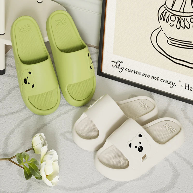 شبشب نسائي برسومات دب كرتوني - نعل داخلي ناعم، صنادل حمام من مادة إي في إيه، شبشب صيفي للشاطئ للرجال والنساء