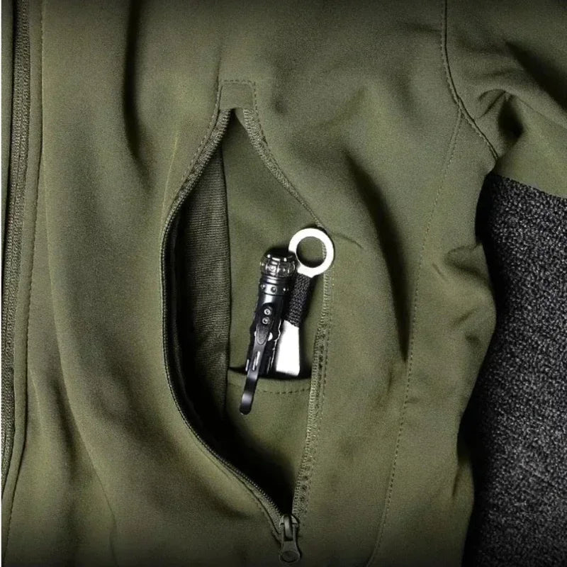 Taktisches Softshell-Winterset für Herren – Winddichter, wasserdichter, warmer Kampfanzug mit mehreren Taschen, Tarnmuster für die Jagd