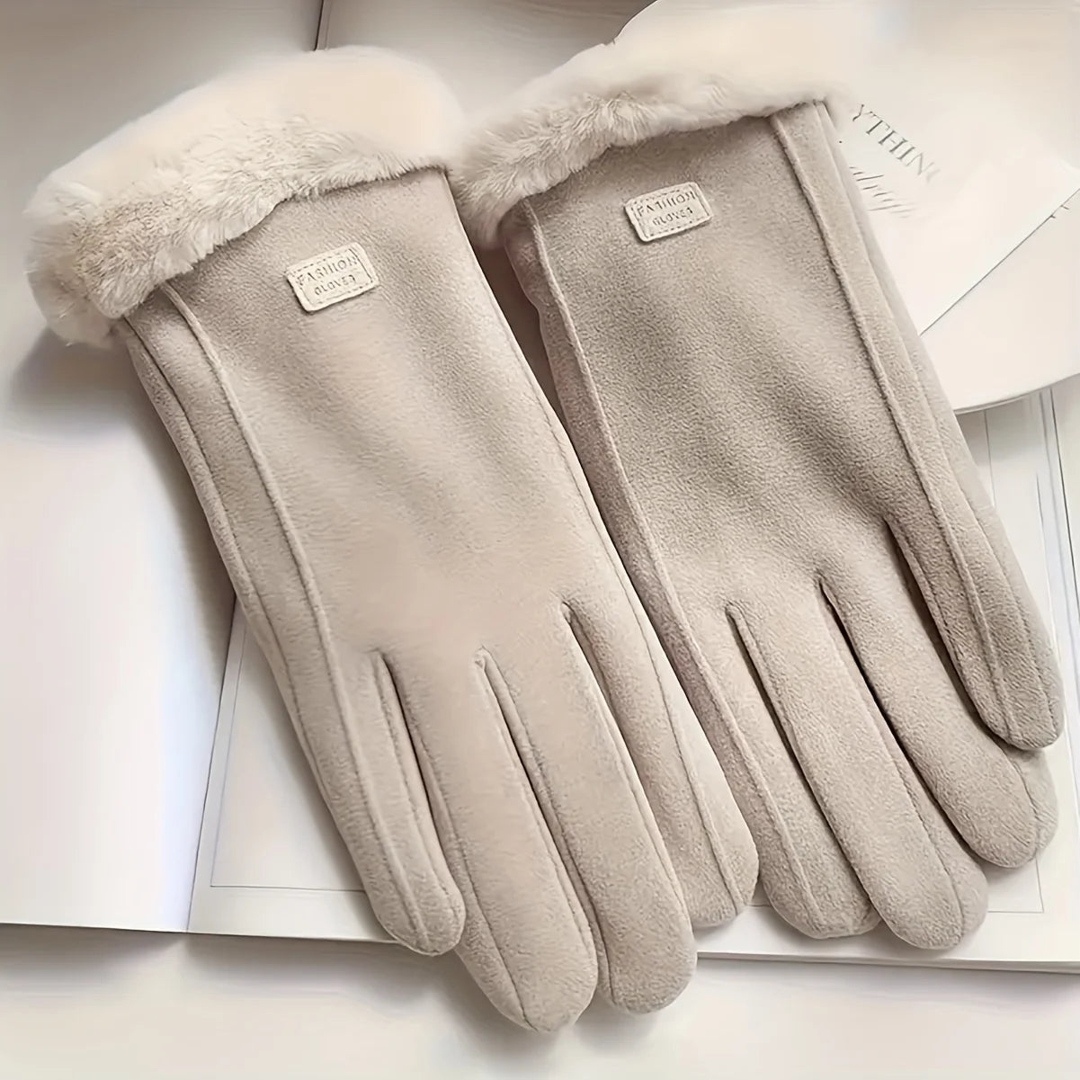 Beige Touchscreen Winter Gloves – Thick Plush-Lined Warm Outdoor Leisure Gloves for Comfortable Cold-Weather Protection