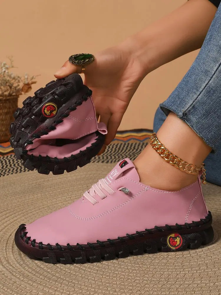 حذاء مسطح نسائي كاجوال مخيط يدويًا ٢٠٢٥ - مقاس كبير، مناسب للأمهات في الربيع والخريف | حذاء لوفر أبيض ناعم سهل الارتداء لراحة يومية