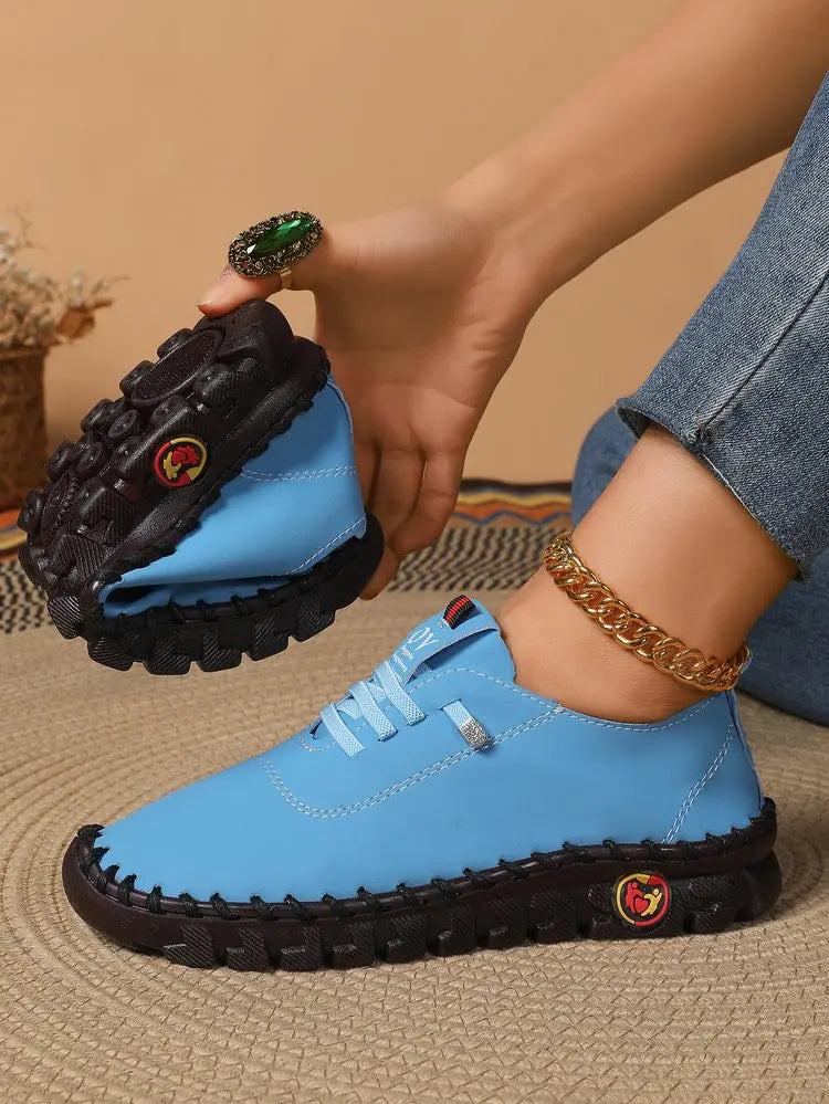 حذاء مسطح نسائي كاجوال مخيط يدويًا ٢٠٢٥ - مقاس كبير، مناسب للأمهات في الربيع والخريف | حذاء لوفر أبيض ناعم سهل الارتداء لراحة يومية