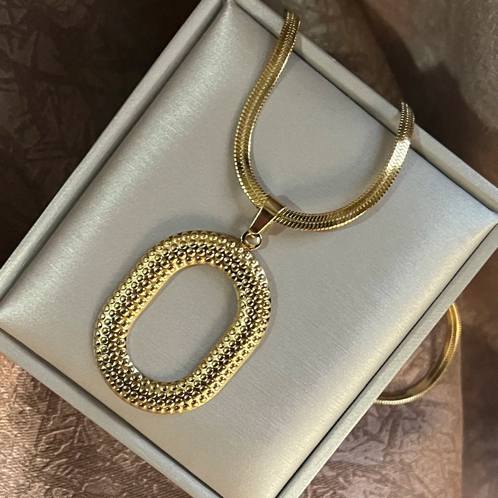 Stainless Steel Punk O-Shaped Pendant Necklace | Exaggerated Chunky Snake Blade Chain for Men & Women | Grunge Steampunk Jewelry