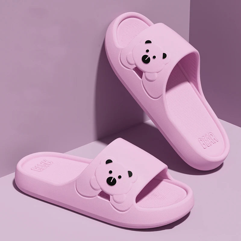 شبشب نسائي برسومات دب كرتوني - نعل داخلي ناعم، صنادل حمام من مادة إي في إيه، شبشب صيفي للشاطئ للرجال والنساء