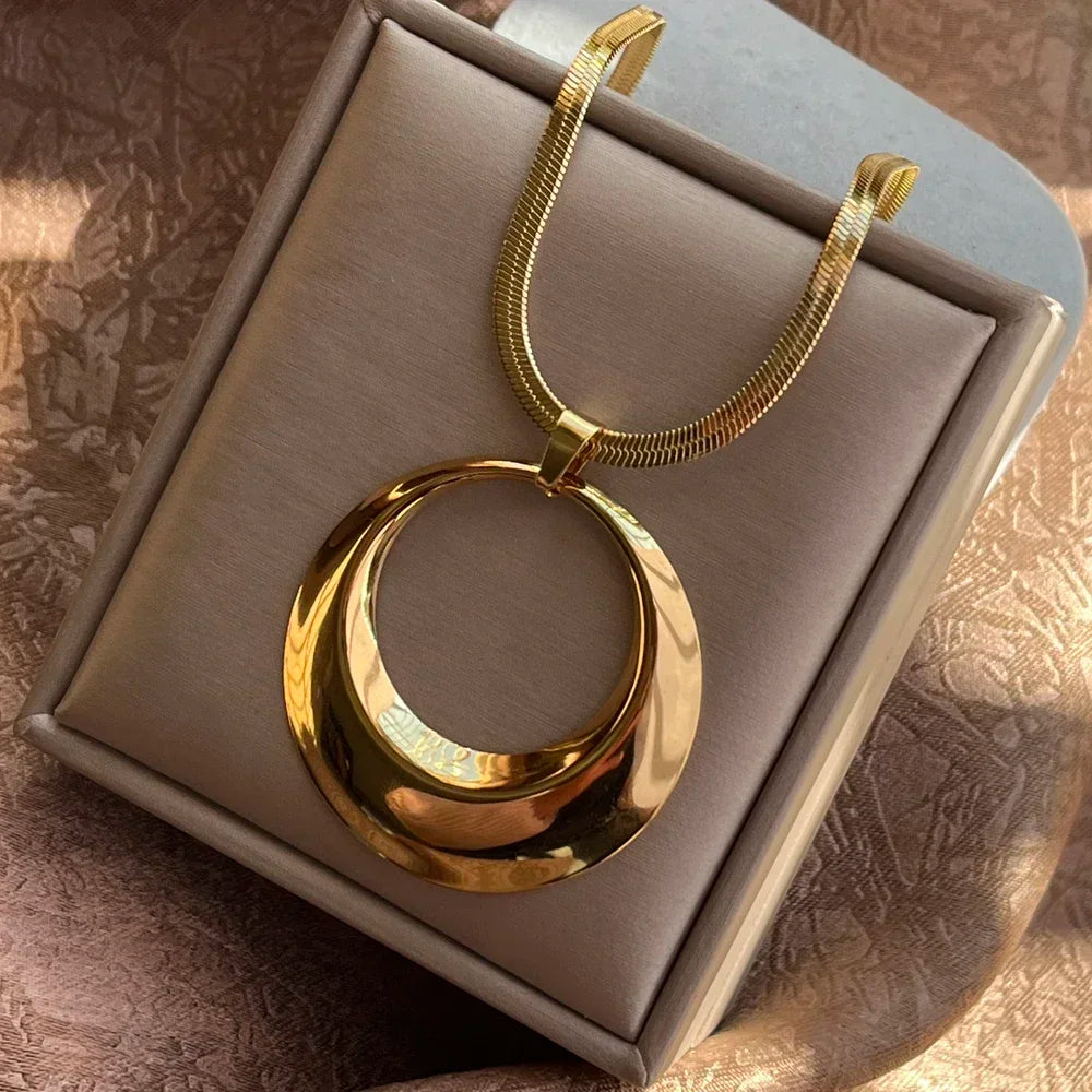 Stainless Steel Punk O-Shaped Pendant Necklace | Exaggerated Chunky Snake Blade Chain for Men & Women | Grunge Steampunk Jewelry