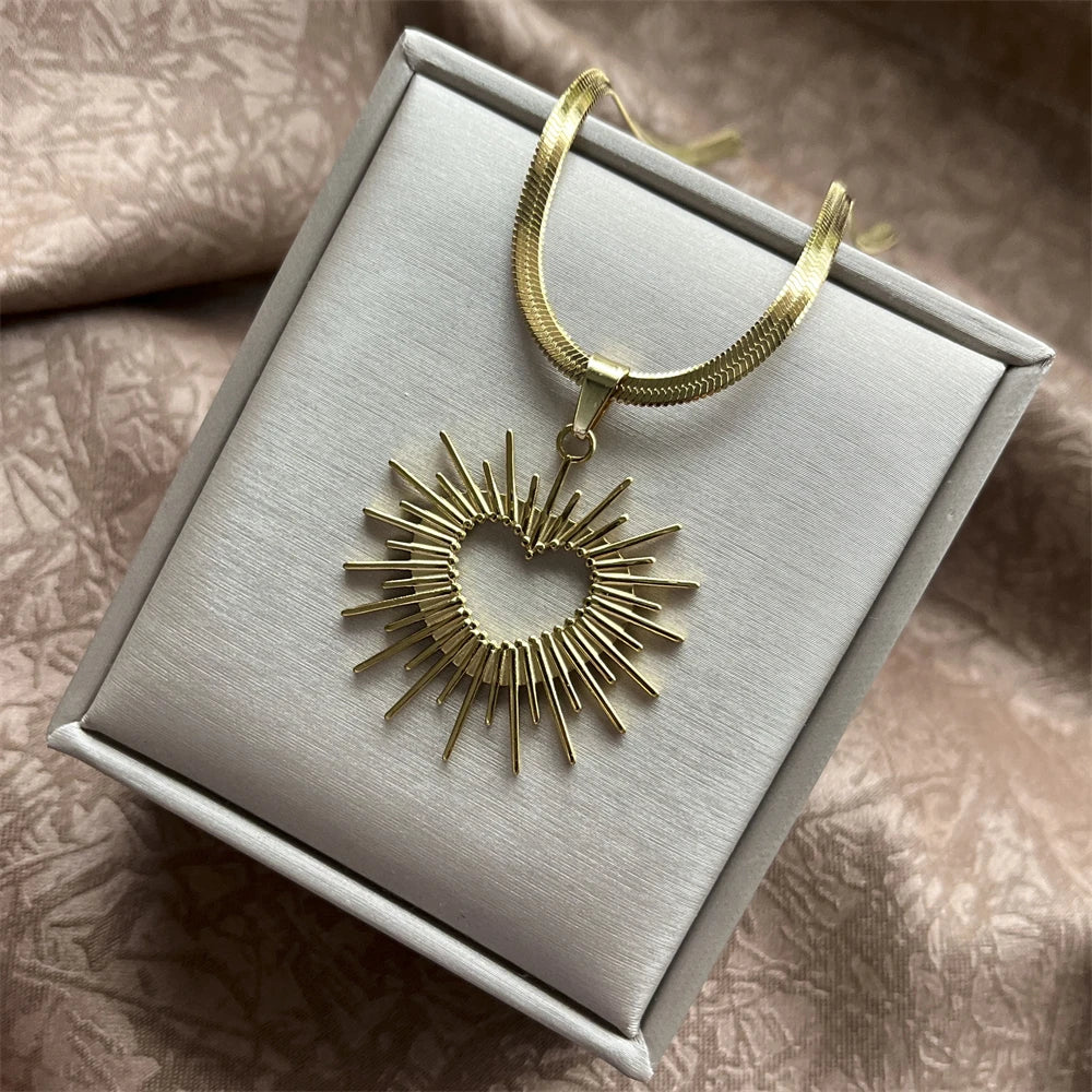 Stainless Steel Punk O-Shaped Pendant Necklace | Exaggerated Chunky Snake Blade Chain for Men & Women | Grunge Steampunk Jewelry