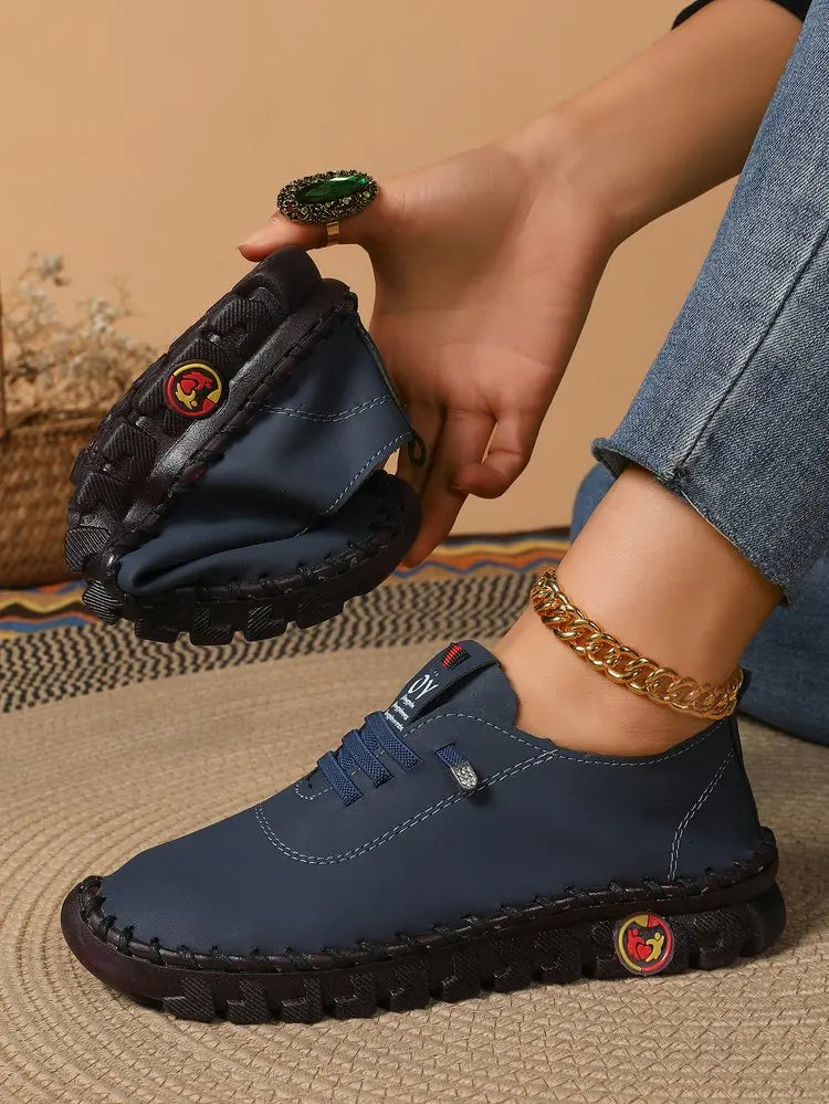 حذاء مسطح نسائي كاجوال مخيط يدويًا ٢٠٢٥ - مقاس كبير، مناسب للأمهات في الربيع والخريف | حذاء لوفر أبيض ناعم سهل الارتداء لراحة يومية