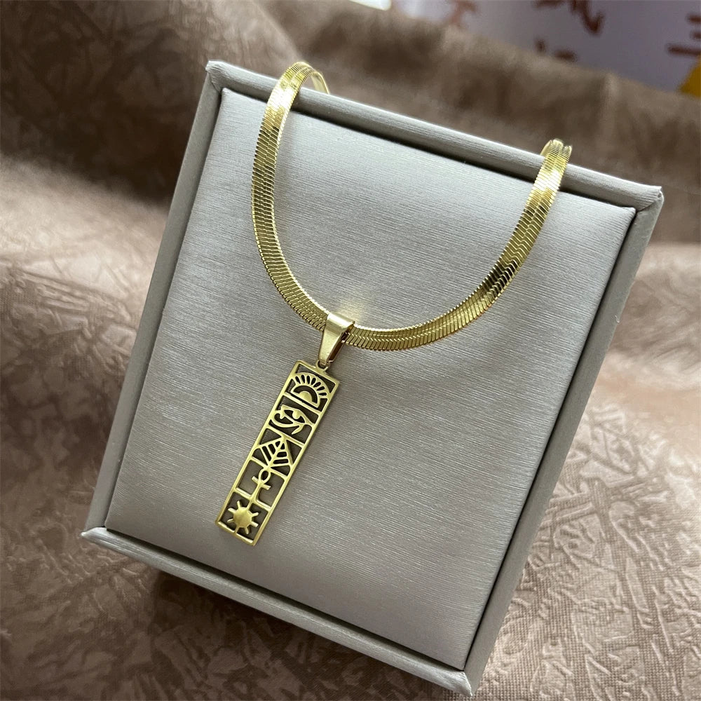 Stainless Steel Punk O-Shaped Pendant Necklace | Exaggerated Chunky Snake Blade Chain for Men & Women | Grunge Steampunk Jewelry